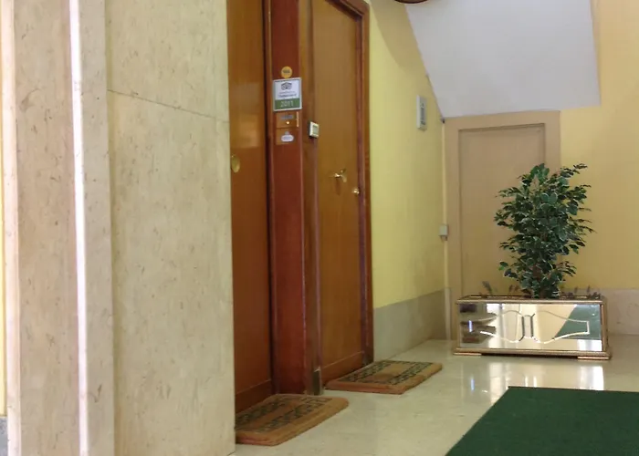 Acomodação com café da manhã  Simonetta Ai Musei Vaticani 2*